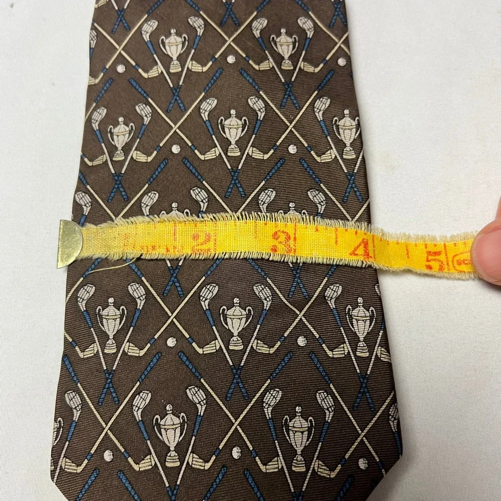 Wembley Silk Golf Novelty Tie Brown Trophy Golf Clubs Pattern Necktie‎ Fathers